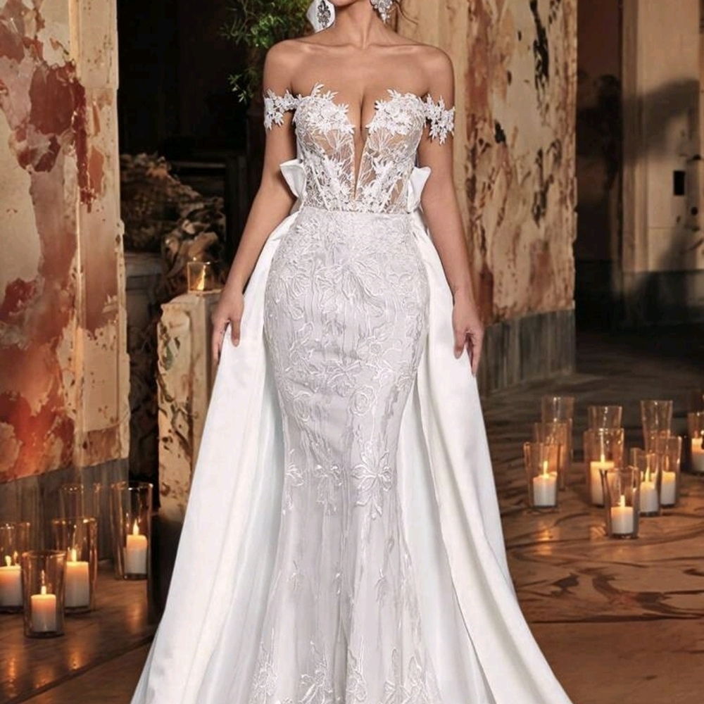 Elegant White Lace Wedding Dress